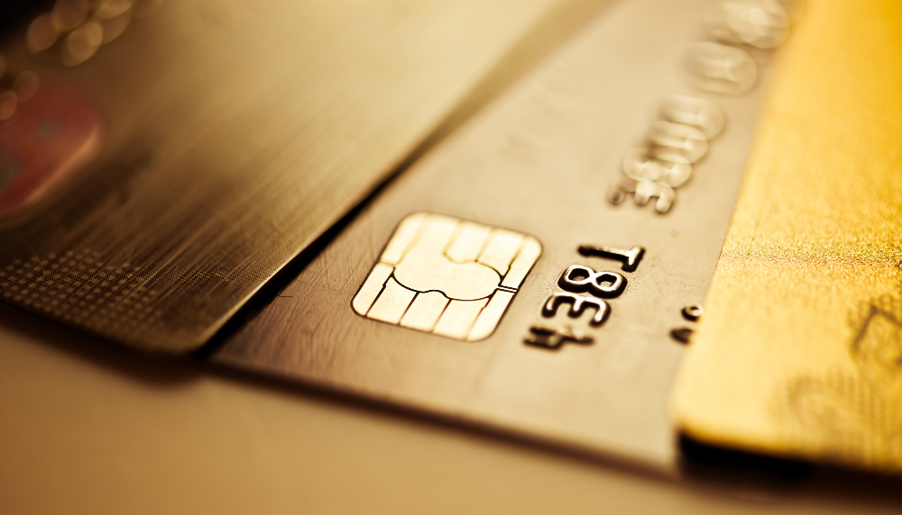 Cartão de crédito sem anuidade: como negociar a anuidade do cartão